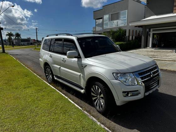 MITSUBISHI PAJERO 3.2 HPE 4X4 7 LUGARES 16V TURBO INTERCOOLER DIESEL 4P AUTOMÁTICO MITSUBISHI PAJERO 3.2 HPE 4X4 7 LUGARES 16V TURBO INTERCOOLER DIESEL 4P AUTOMÁTICO